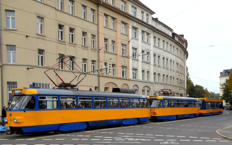 Leipzig, Tatra-T4-Straßenbahn an der Zschocherschen Straße, 1