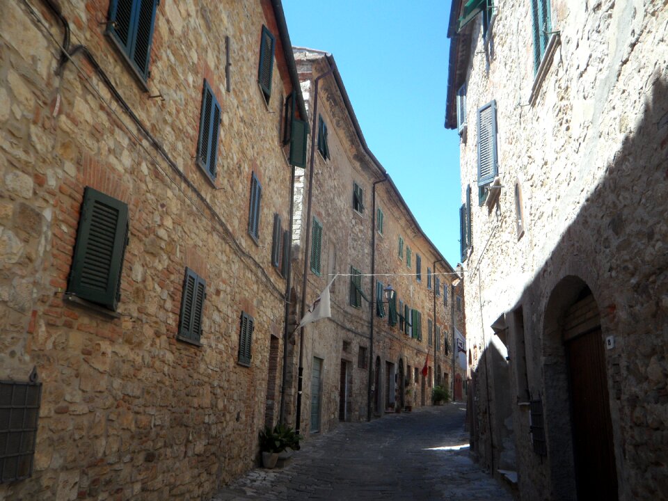 Stone houses italy tuscany