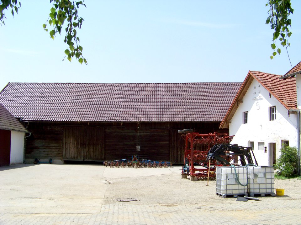 Leiblfing-Niedersunzing-Martinsring-10-Blockbaustadel