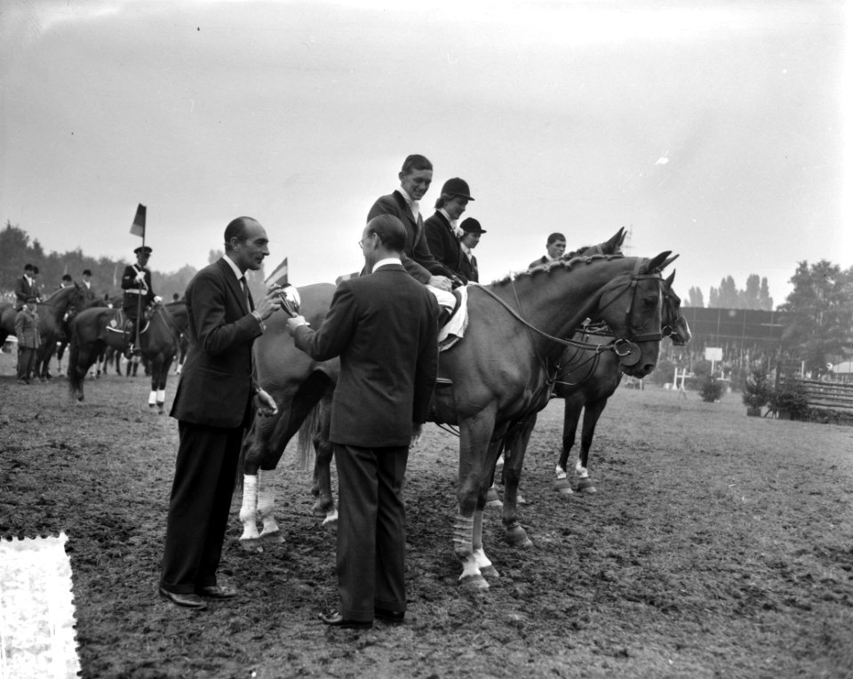 Laatste dag Concours Hippique Rotterdam Engels team Engeland wint landenwedstr, Bestanddeelnr 907-9782