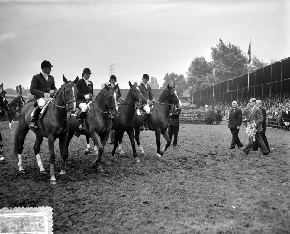 Laatste dag Concours Hippique Rotterdam. Engels team. Engels landenteam, Bestanddeelnr 907-9785