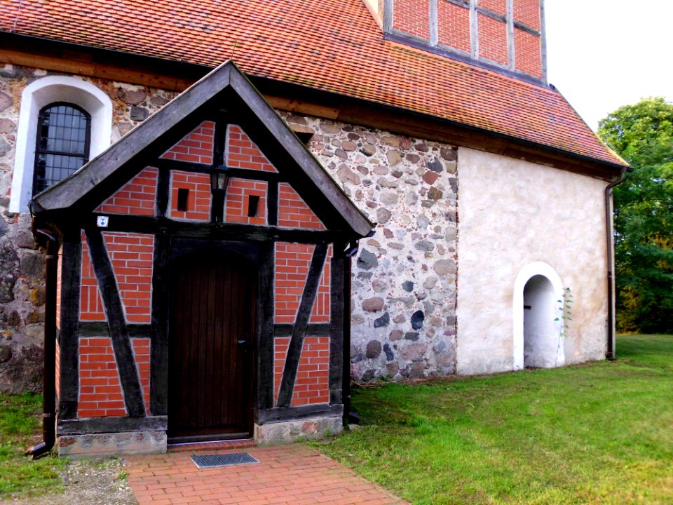 Laaslich Dorfkirche 4