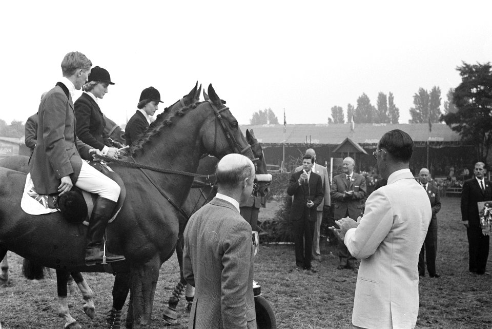 Laaste dag CHIO in Rotterdam Prins Bernhard bij de paardrijders, Bestanddeelnr 912-8902