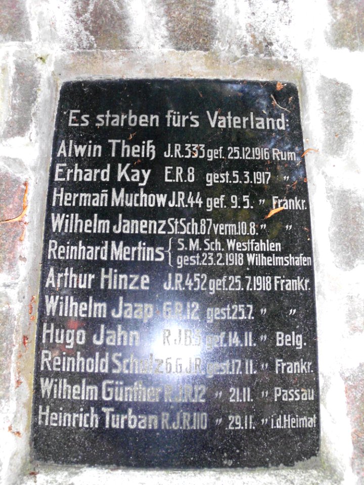 Laaslich Mahnmal Friedhof 7