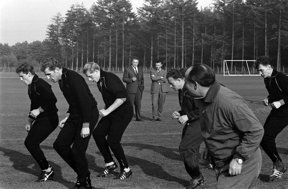 Laatste bijeenkomst Nederlands elftal te Zeist voor de wedstrijd tegen Belgie, G, Bestanddeelnr 914-3864