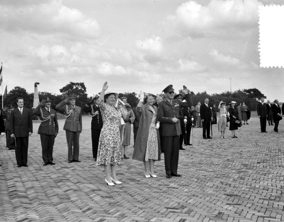 Laatste dag bezoek Luxemburgs groot-hertogelijk paar. Vertrek Soesterberg, Bestanddeelnr 907-8133