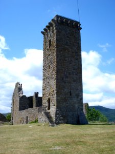 La Garde-Guérin., tour et ruines du château
