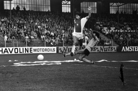 La Ling (Ajax) scoort 2-0, Bestanddeelnr 930-4791