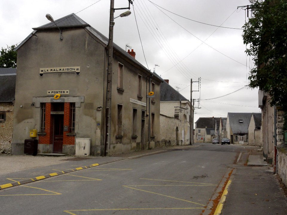La Malmaison (Aisne) Rue d'en Haut avec Poste