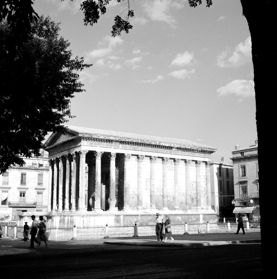 La maison Carrée, een Romeinse tempel gewijd aan zonen van Marcus Vipsanius Agri, Bestanddeelnr 254-0239