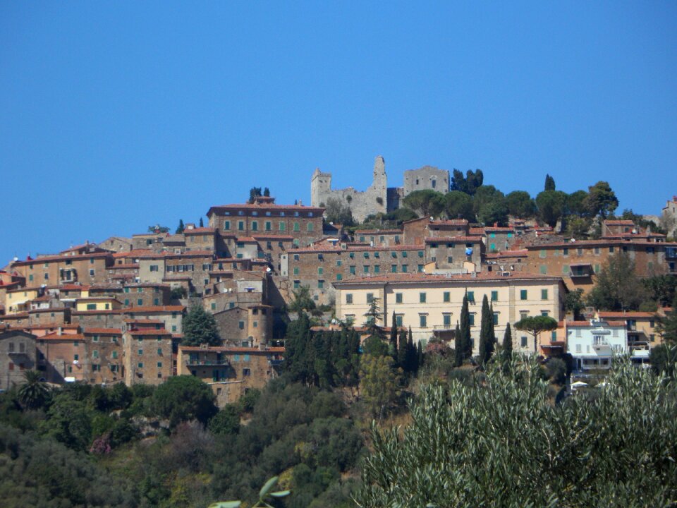 Stone houses italy tuscany