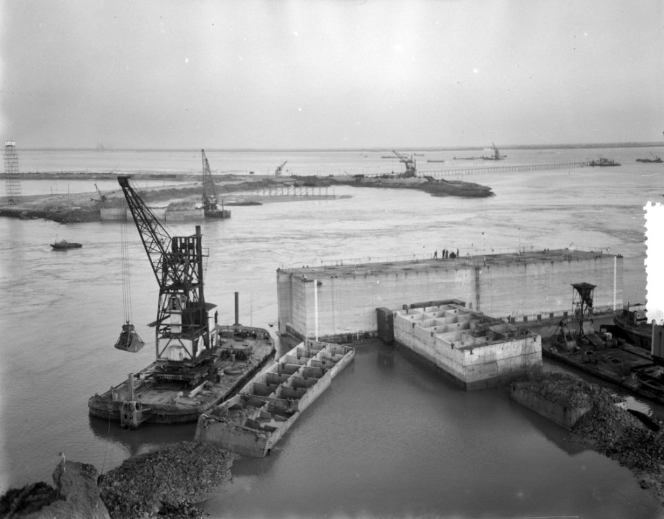 Laatste sluitwerkzaamheden Ouwerkerk ( Schouwen Duiveland) diverse werkzaamheden, Bestanddeelnr 906-0812