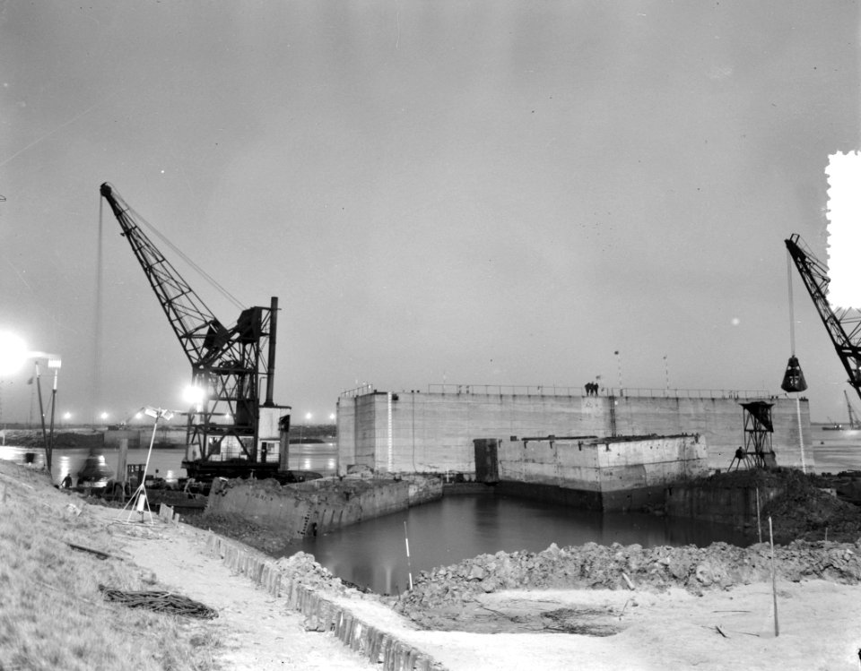 Laatste sluitwerkzaamheden Ouwerkerk ( Schouwen Duiveland) diverse werkzaamheden, Bestanddeelnr 906-0811