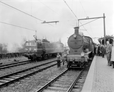 Laatste stoomlocomotief de 3737 is naar het spoorwegmuseum te Utrecht gebracht, Bestanddeelnr 909-2331 photo