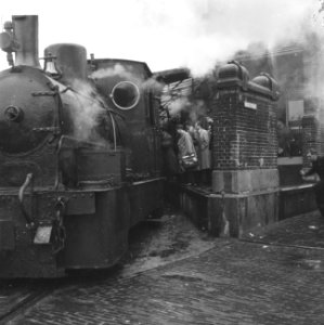 Laatste rit van oude stoomlocomotief, Bestanddeelnr 913-0223