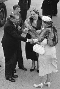 Laatste dag staatsbezoek Franse president Coty aan Nederland. Vertrek en afschei, Bestanddeelnr 906-6218 (cropped)