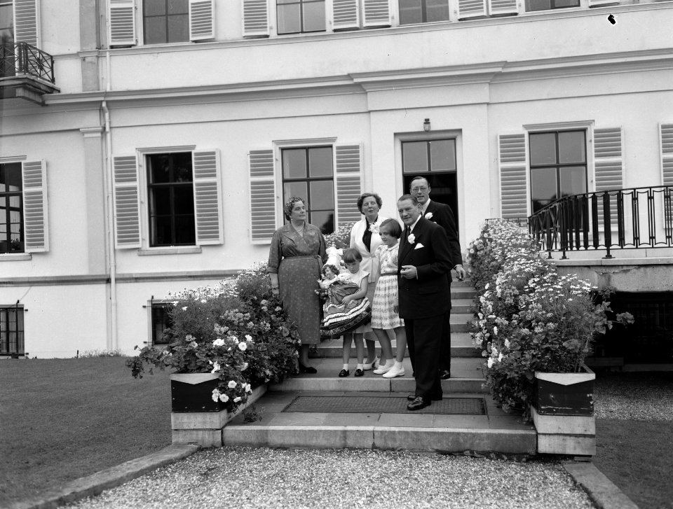 Laatste dag staatsbezoek Franse president Coty aan Nederland. Bezoek Soestdijk, , Bestanddeelnr 906-6208