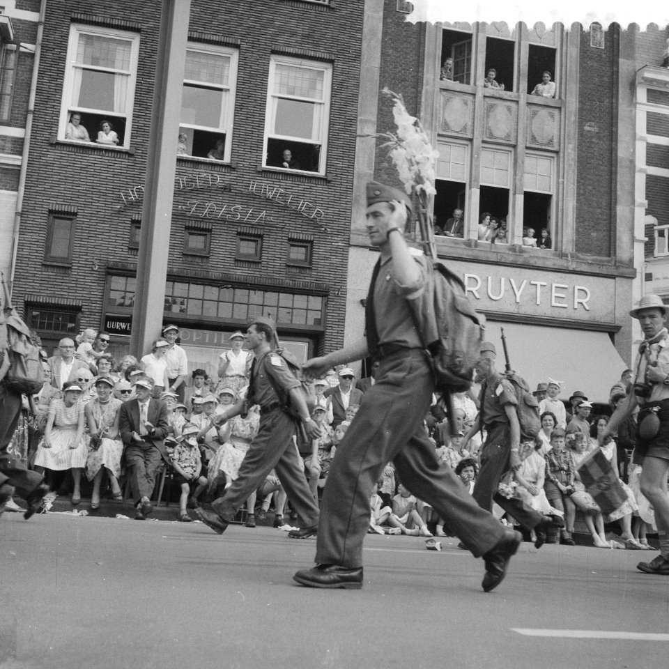 Laatste dag van de vierdaagse te Nijmegen, Bestanddeelnr 909-7403