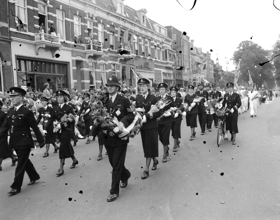 Laatste dag vierdaagse Nijmegen, aankomst lopers, Bestanddeelnr 907-2562