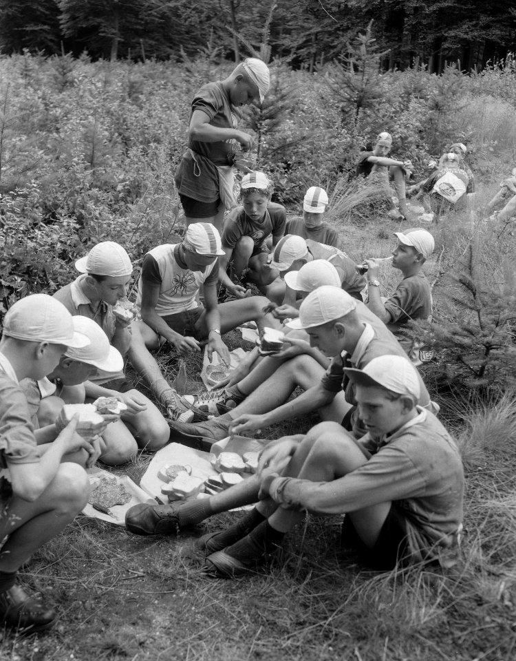 Laatste dag van de Haarlemse muggenronde in het midden Ben Carsten leider, Bestanddeelnr 908-8485