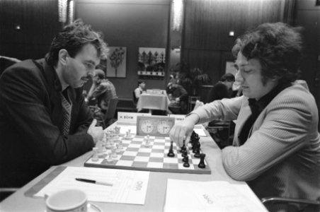 Laatste ronde Ohra-schaaktoernooi Jan Timman (r) tegen Hans Bohm, Bestanddeelnr 933-0405