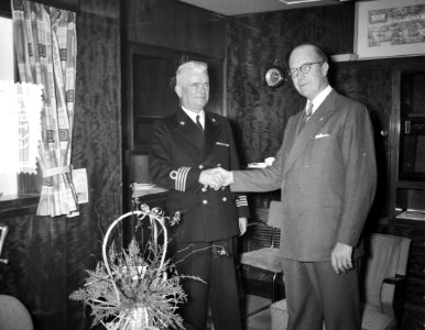Laatste reis kapitein J. Lassche (M.S. Oranje). Ambassadeur in Tokio jhr. O. Reu, Bestanddeelnr 907-8139
