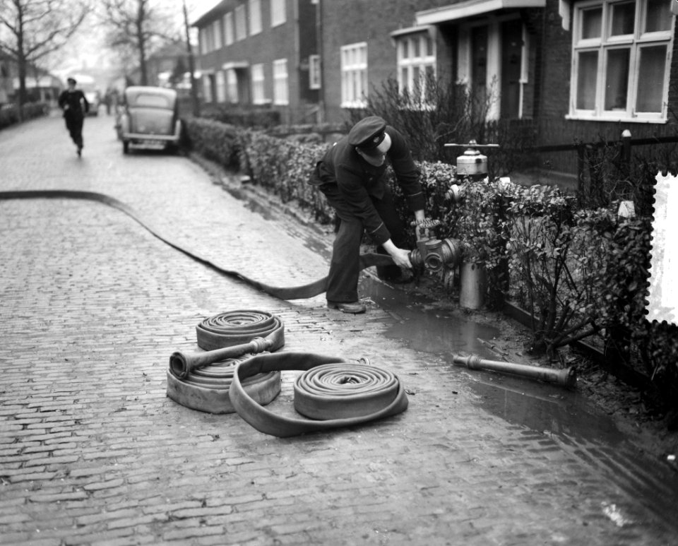 Laatste voorbereiding terugkeer bewoners Oostzaan, Bestanddeelnr 910-9815
