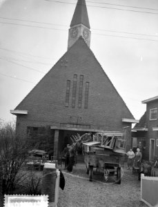 Laatste uren Nederlands Hervormde Kerk te Rijk (Schiphol), Bestanddeelnr 910-8401