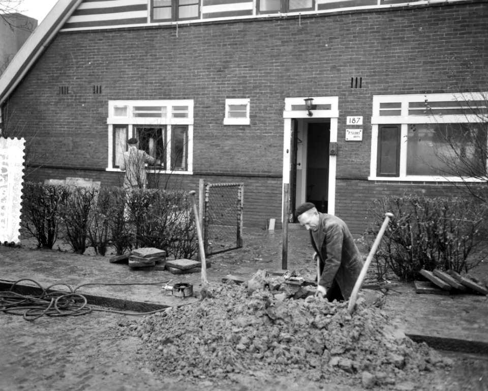 Laatste voorbereiding terugkeer bewoners Oostzaan, Bestanddeelnr 910-9816