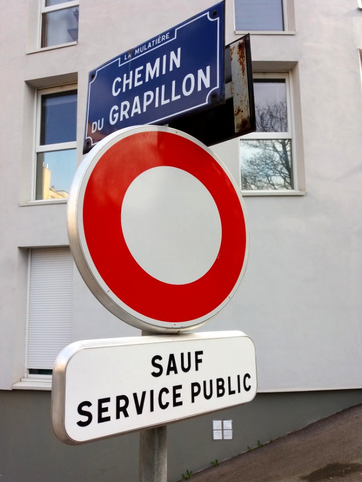 La Mulatière - Chemin du Grapillon - Plaque et panneaux