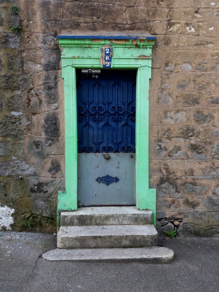 La Mulatière - Chemin de Fontanières - Porte au numéro 202