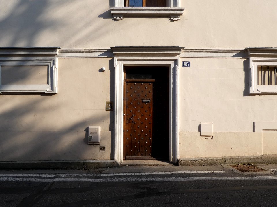 La Mulatière - Chemin de Fontanières - Résidence Don Bosco - Porte au numéro 45