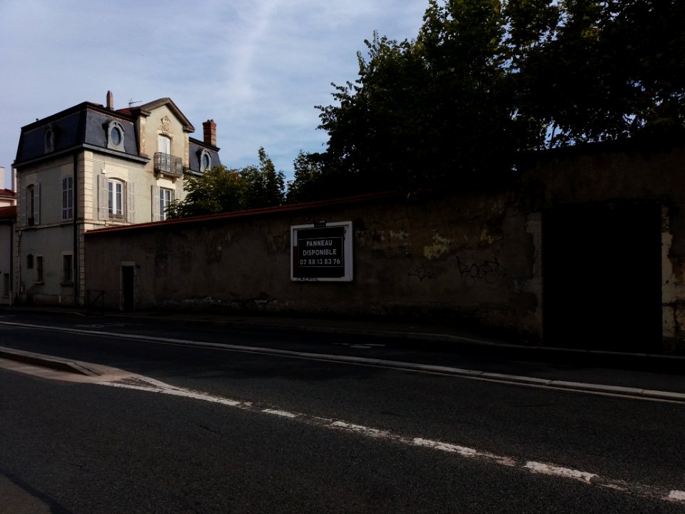 La Mulatière - Rue Stéphane Déchant, propriété au numéro 95