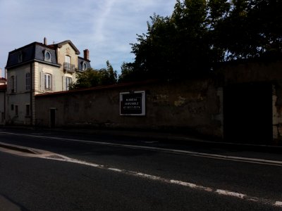 La Mulatière - Rue Stéphane Déchant, propriété au numéro 95