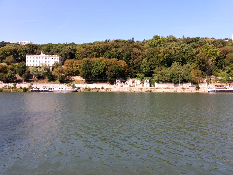 La Mulatière - Domaine de Bellerive depuis le quai Rambaud