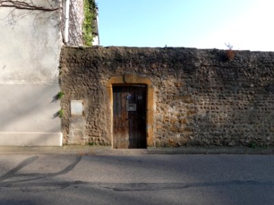 La Mulatière - Chemin de Fontanières - Porte aux numéros 67 et 69