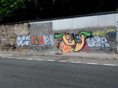 La Mulatière - Quai Jean-Jacques Rousseau - Graffitis