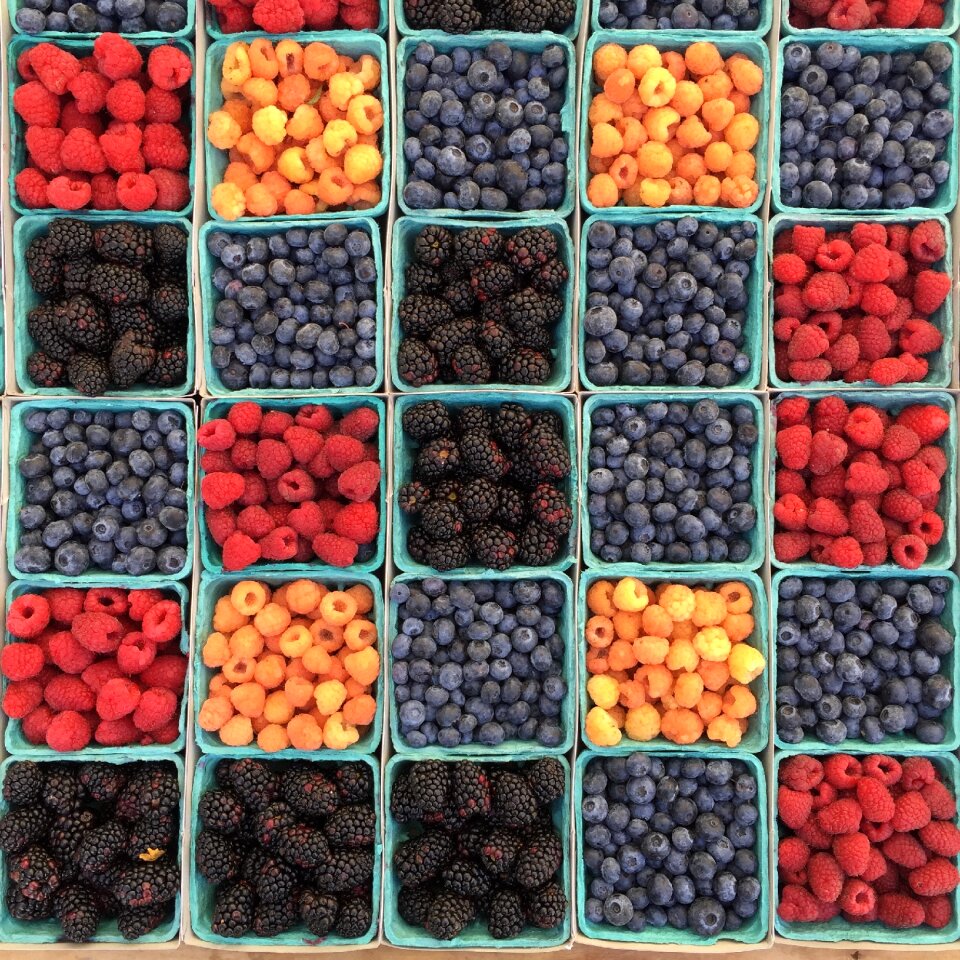 Food mulberry raspberries