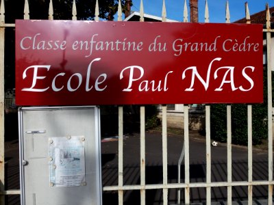 La Mulatière - Place Général Leclerc - École Paul Nas, plaque