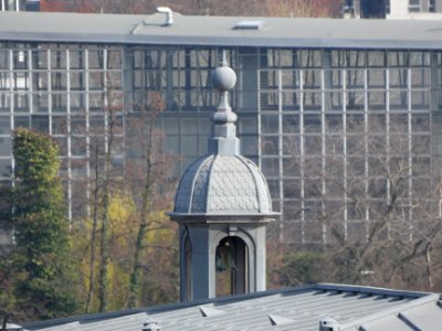 La Mulatière - Rue Stéphane Déchant - Vue sur la maison du Confluent - Clocher