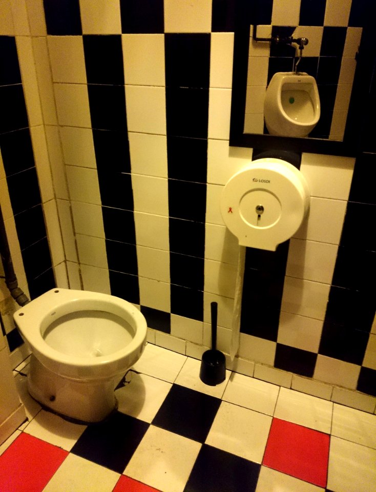 La Paca's toilet, Valencia