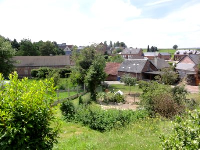 La Neuville-lès-Dorengt (Aisne) vue sur le bas du village