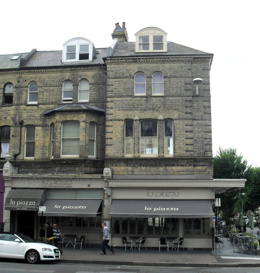 La Piazza Restaurant, Church Road-Third Avenue junction, Hove (August 2010)