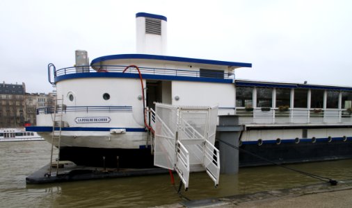 La Péniche du Coeur à Paris
