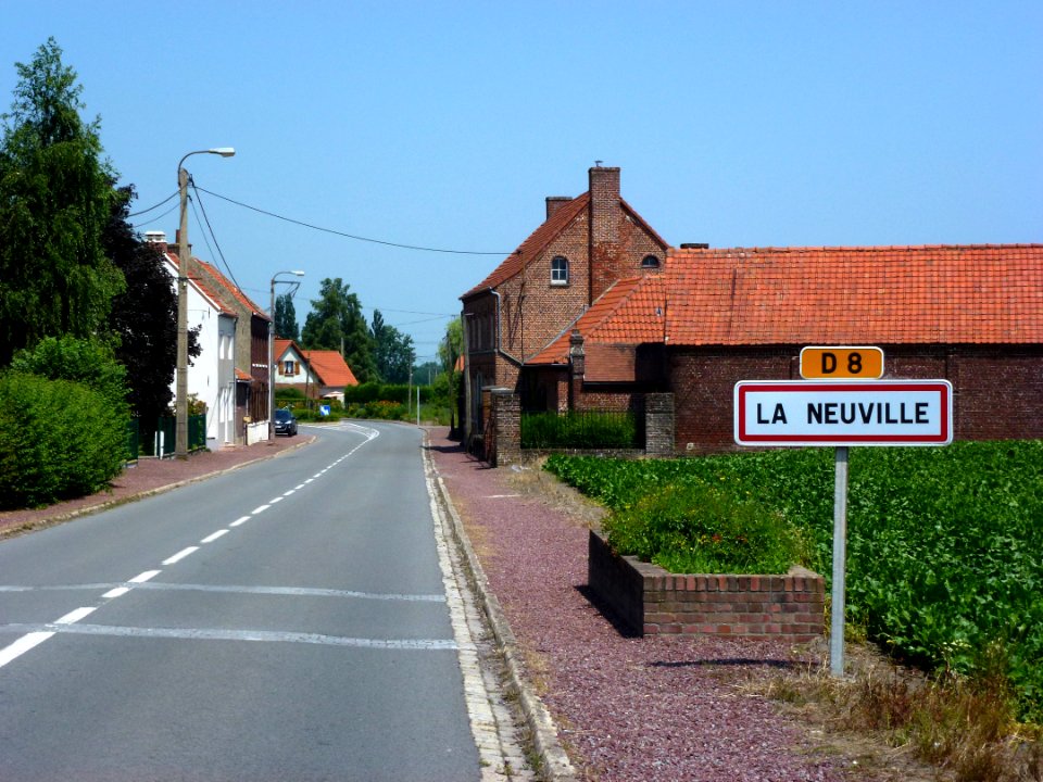 La Neuville (Nord, Fr) city limit sign