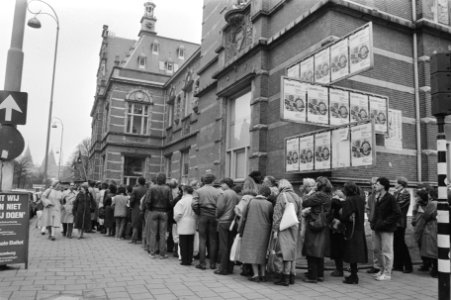 La Grande Parade zondag voor het laatst rij tot om de hoek bij het Stedelijk Mu, Bestanddeelnr 933-2918
