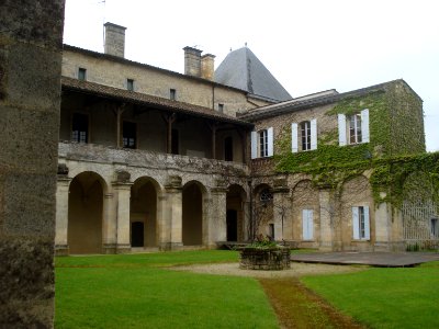 La Réole (Gironde, Fr), courtyard of the Abbey