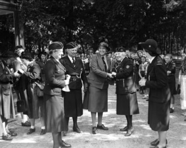 Lady Baden Powell in Buitenzorg Baan, Bestanddeelnr 903-5555