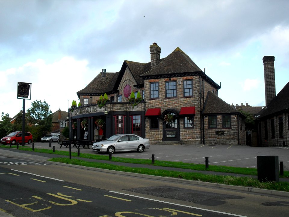 Ladies Mile Inn, Ladies Mile Road, Patcham (August 2010) (1)