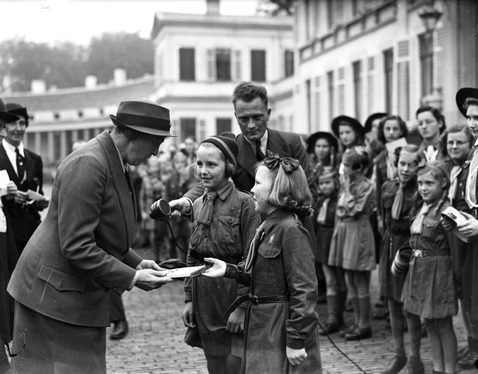Lady Baden Powell bij Prinsesjes, Bestanddeelnr 901-9315